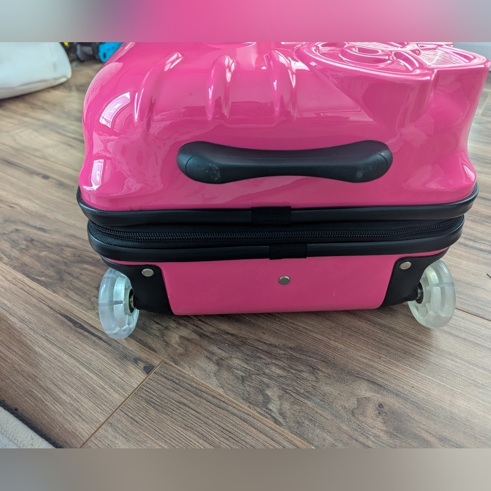 Pink Hello Kitty Face Roller Suitcase With Top Handle And Extended Roller Handle - Picture 3 of 12